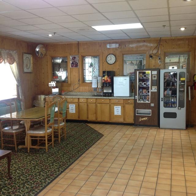 سوبر إن آند سويتس ميليدجفيل