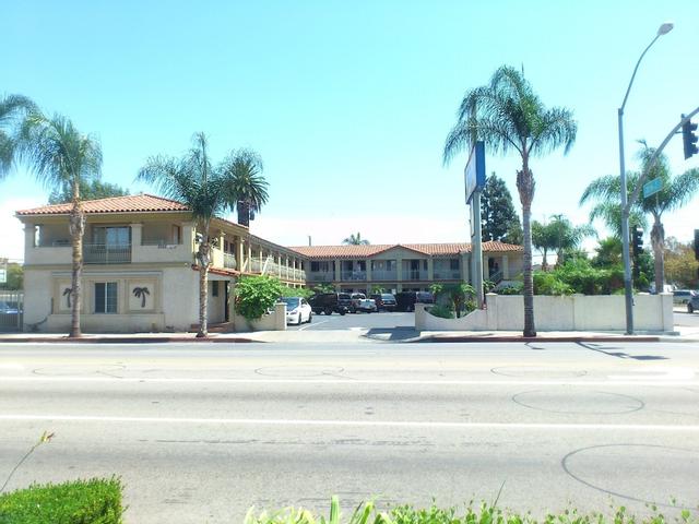 سانتا أنا ترافيل إن