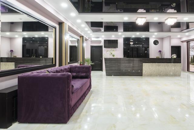 ريفر سايد هوتل