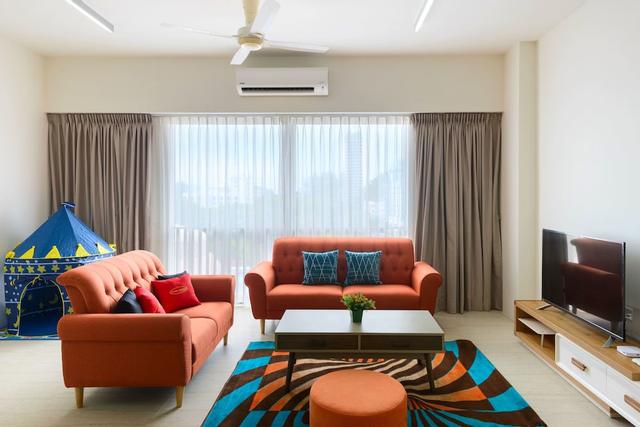 2 Bedrooms Apartment By The Sea