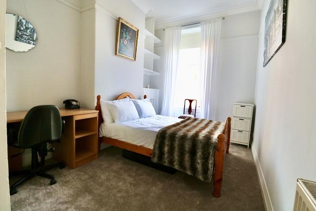 Period Deco flat in west end