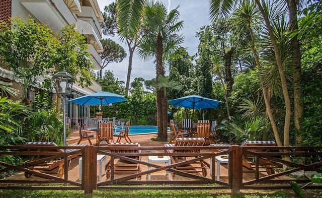 هوتل كيرتون