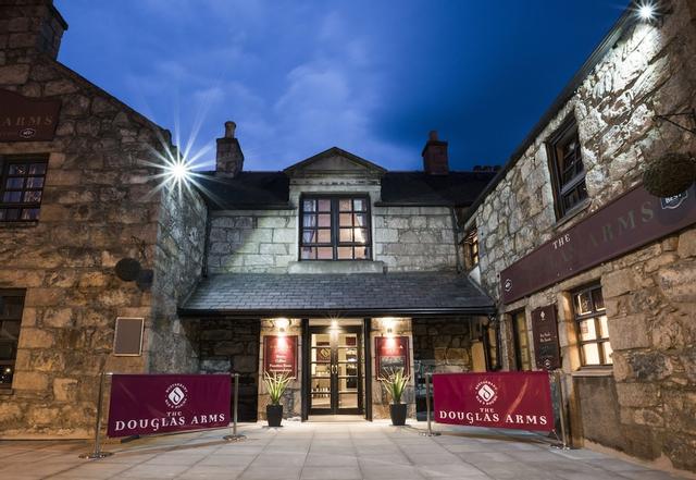 ذا دوجلاس آرمز هوتل