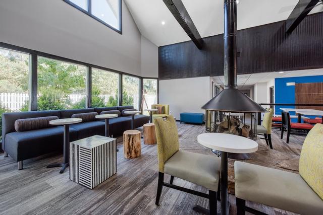 كواليتي إن مورجان تاون