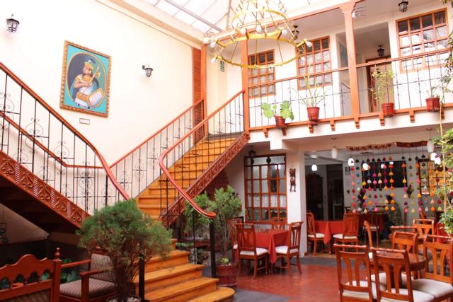 أوتيل لا بوسادا أتاهوالبا