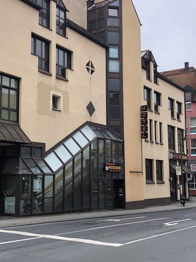 هوتل آند ريستورانت بوسايدون