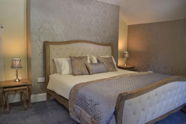 كويد إي فرون جيست هاوس