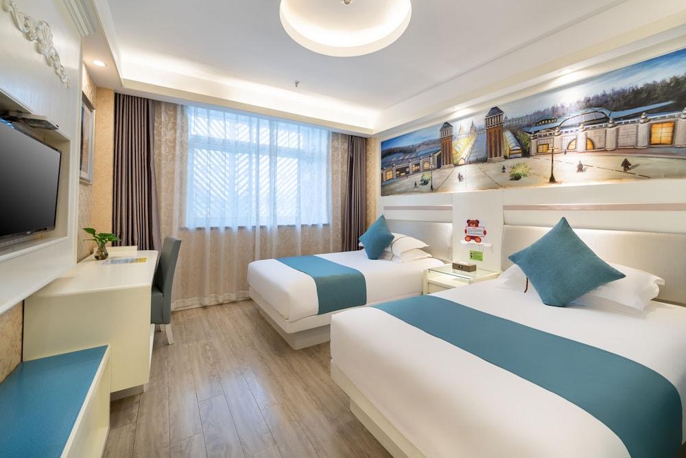 Yiwu Baide Theme Hotel