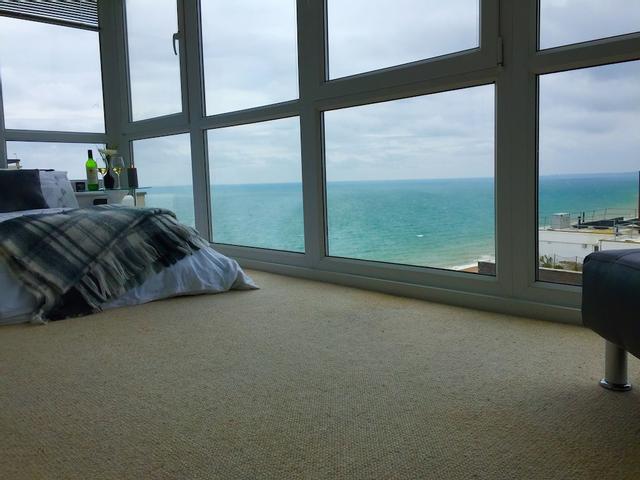 إيزابيلا بنتهاوس فيفتينث فلور، سيفرونت