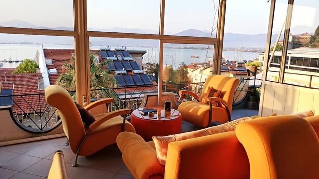 أيديل بانسيون