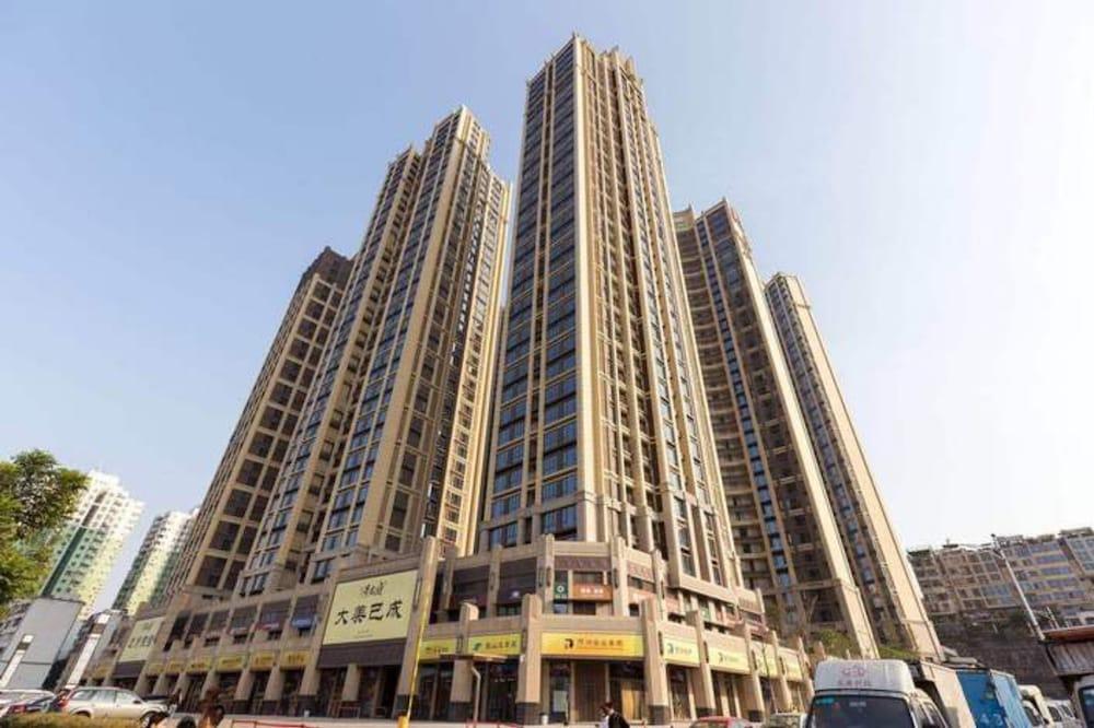 Western Theme Holiday Apartment Hotel