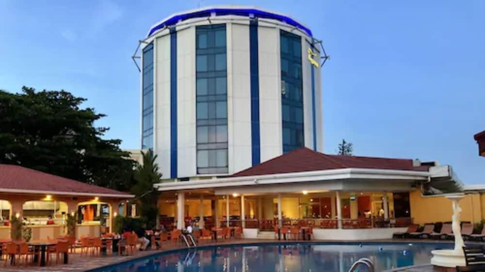 بيجاسوس هوتل باي ذا ووترفرونت