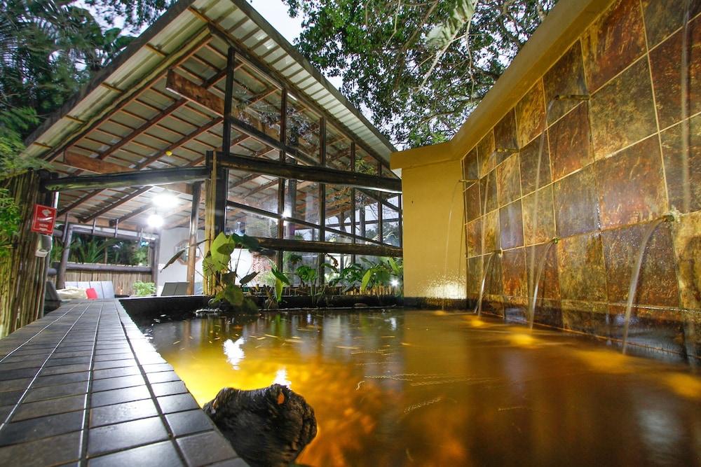 أوملايلو لودج