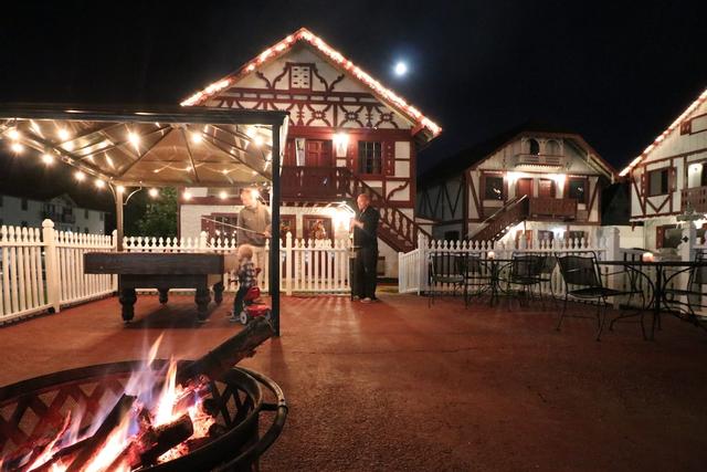 هيلين ألباين فيليدج إن