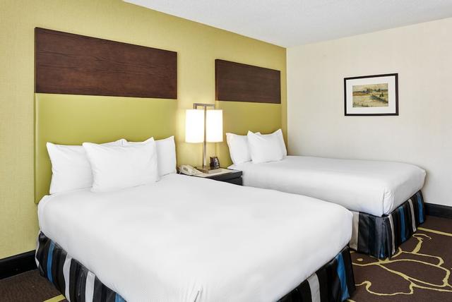 دبل تري باي هيلتون تشارلوت أبتان