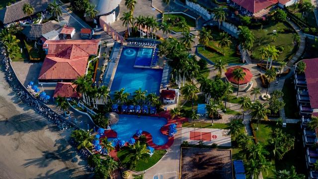 Qualton Club Ixtapa - All Inclusive