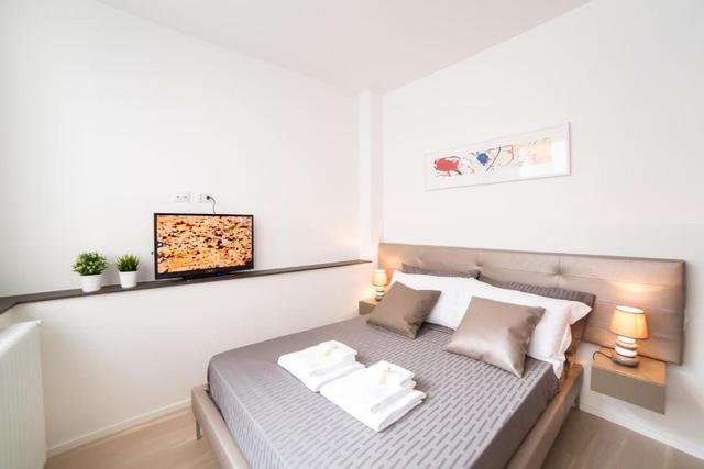 Rent In Rome - Valentino Luxury