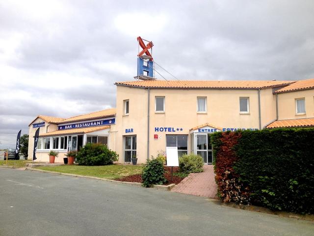 لوجي أوتل لير ماري