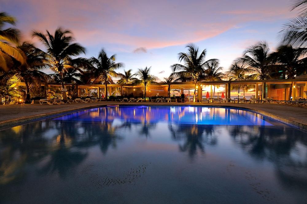 إدن بيتش ريزورت