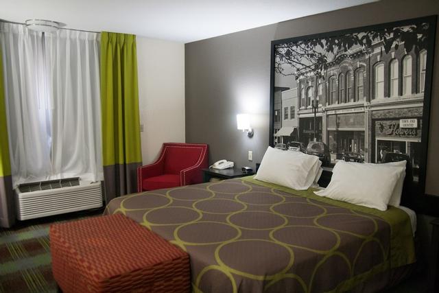 سوبر 8 باي ويندام أركانساس سيتي كانساس