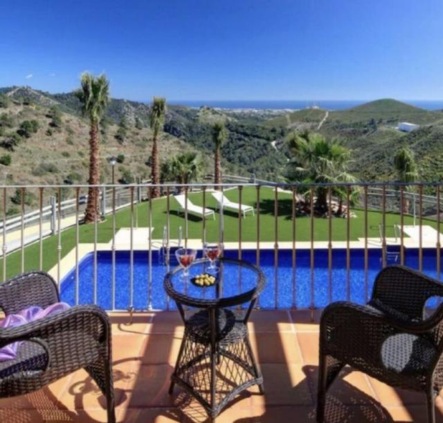 مودرن تو بد روم فيلا ويذ إندور بول آند سبا