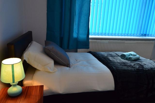 أولد ترافورد جيست هاوس