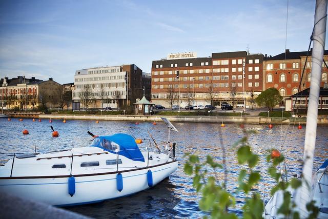 فيرست هوتل ستادت هارنوساند