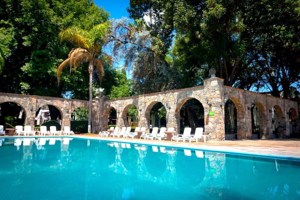 أوتل ميسيون سان جيل