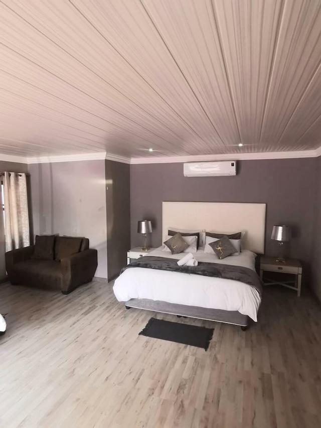 بوتلي با أفريكا لودج