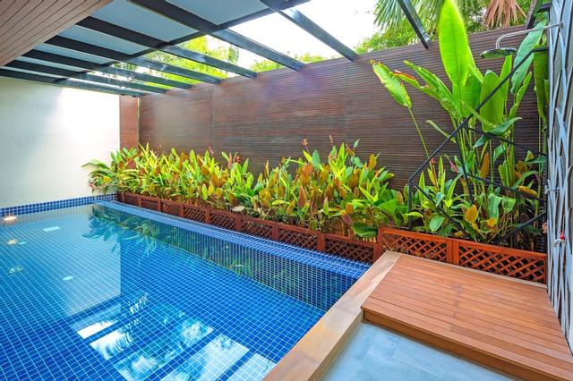 آت ذا تري فوكيت