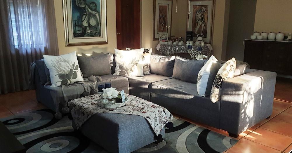 بويا فوثي بيد آند بريكفاست