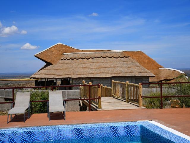 سيرينجيتي سافاري لودج