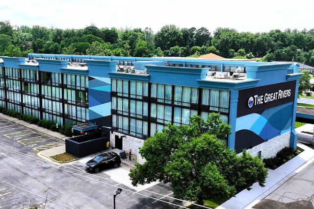 ذا جريت ريفر ، آن أسيند كوليكشن هوتل