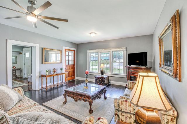 وينشيستر هوم بي/ لارج يارد: نير تيمز فورد ليك