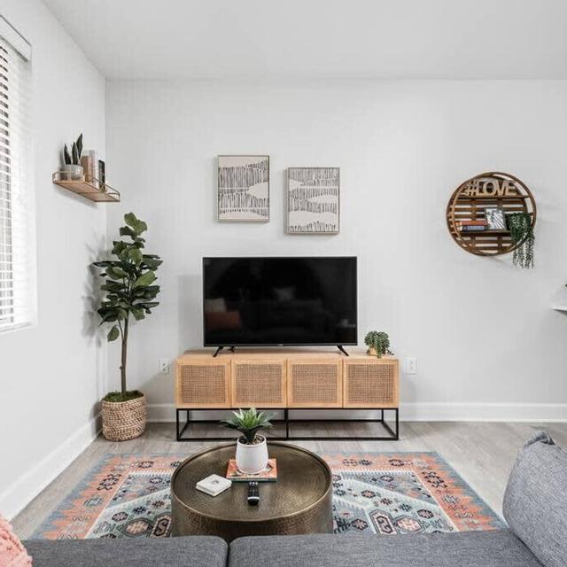 Cozysuites Modern Studio in Meridian Kessler
