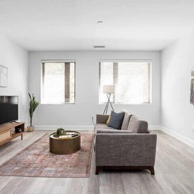 Cozysuites Upscale Modern 2BR Broad Ripple