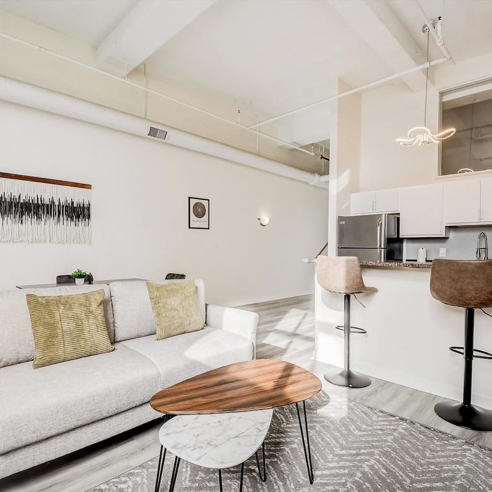 Cozysuites - 2BR With Direct Skybridge Access 11