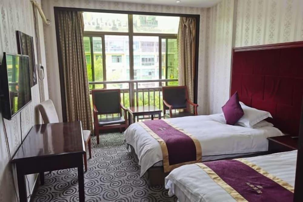 Longteng Hotel