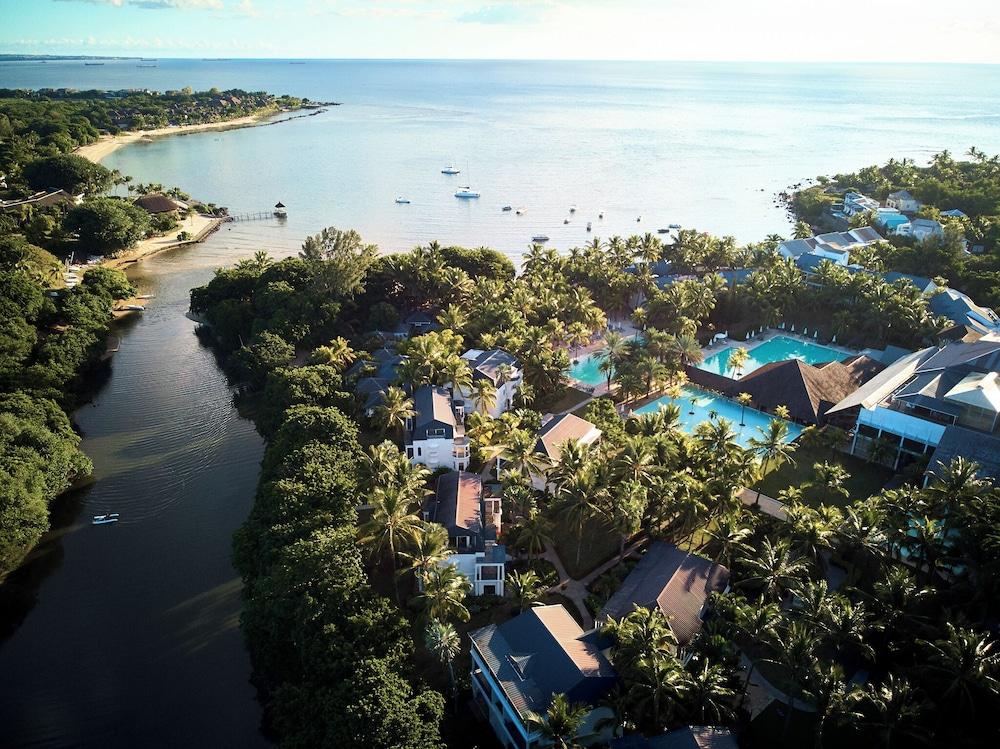 ذا رافينالا أتيتيود