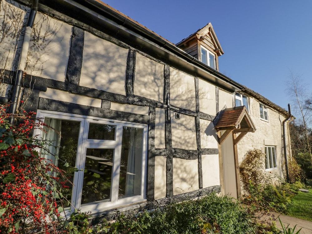 Little Cowarne Court