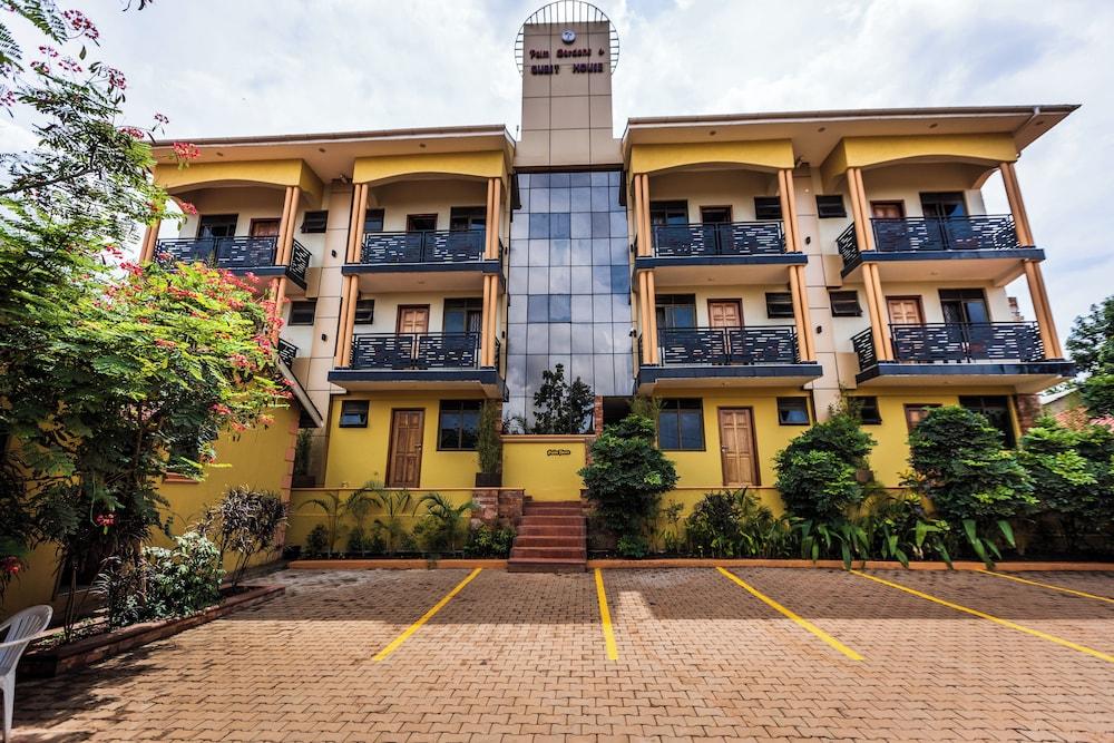 بالم جاردنز آند جيست هاوس