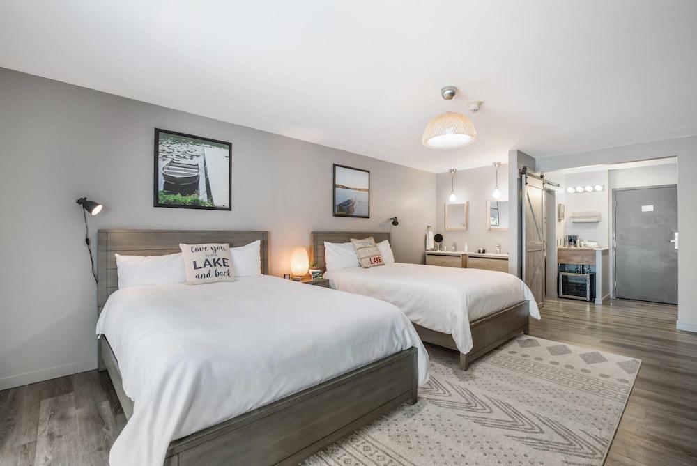 ذا شور كلوب ويسكونسين، آن أسيند كوليكشن هوتل