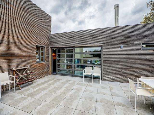 أبارتمنت إن ويلد ويذ سويمينج بول