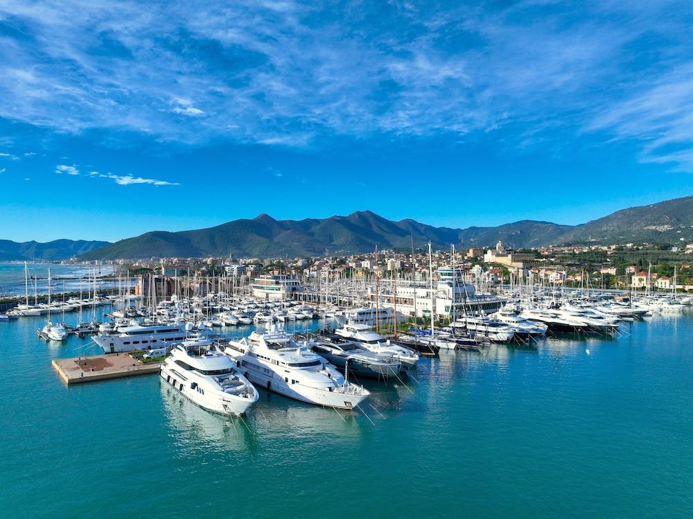 Albergo Yacht Club Marina di Loano