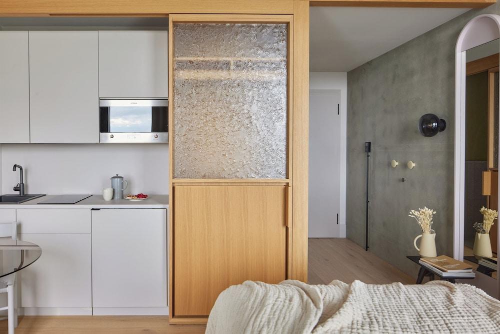 لوك آت إيست سايد جاليري