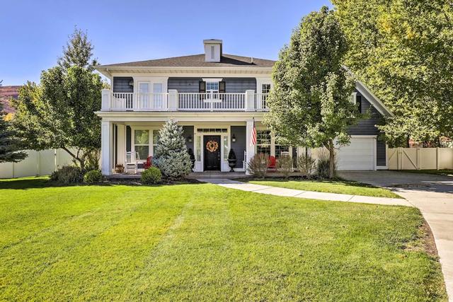 Spacious Midway Home w/ Balcony + Mtn Views!