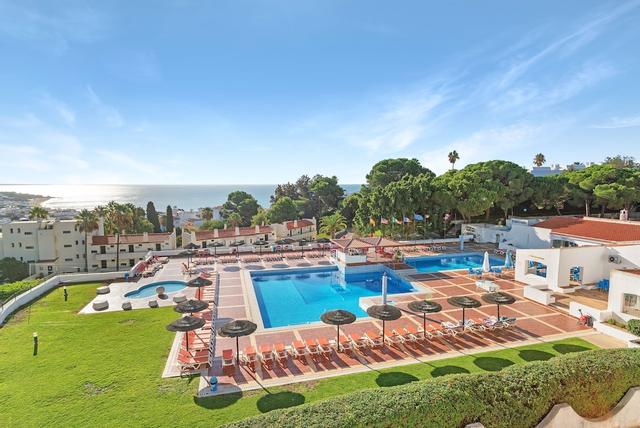 بي اند بي كاميس جارديم كوزي أبارتمنت وذ 2 بولز